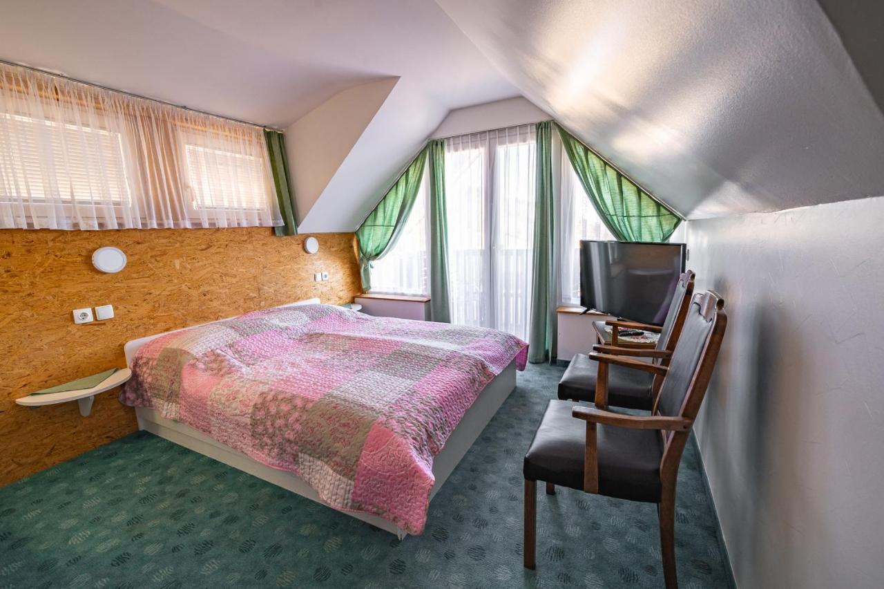 Slovenian Traditional Guest House Begunje na Gorenjskem Værelse billede